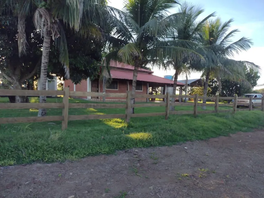 Foto 1 de Fazenda/Sítio com 3 Quartos à venda, 1245m² em Centro, Guia Lopes da Laguna