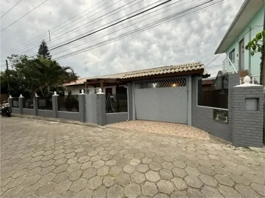 Foto 1 de Casa com 2 Quartos à venda, 100m² em Ingleses do Rio Vermelho, Florianópolis