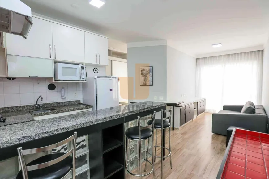 Foto 1 de Apartamento com 1 Quarto para alugar, 41m² em Barra Funda, São Paulo