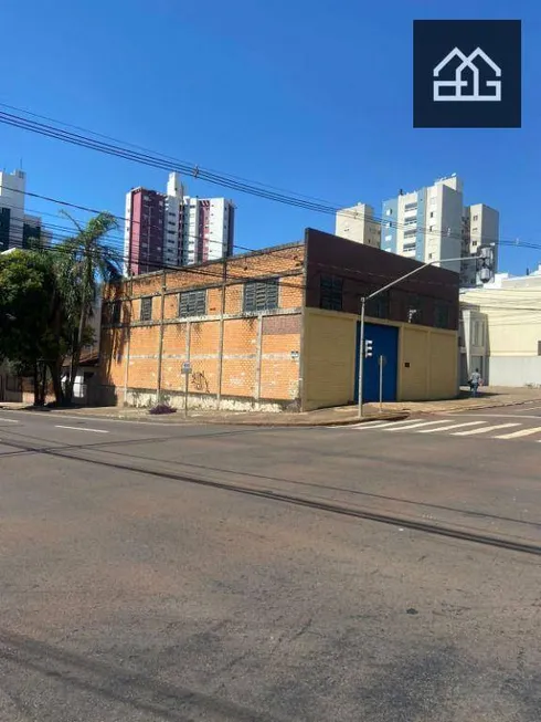 Foto 1 de Galpão/Depósito/Armazém à venda, 350m² em Centro, Cascavel