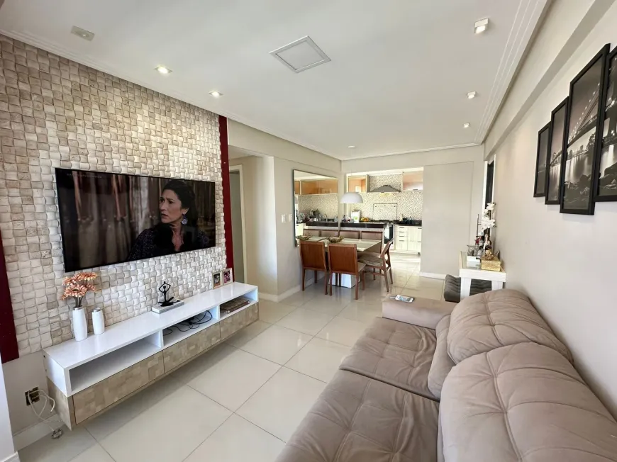 Foto 1 de Apartamento com 3 Quartos à venda, 80m² em Pituaçu, Salvador