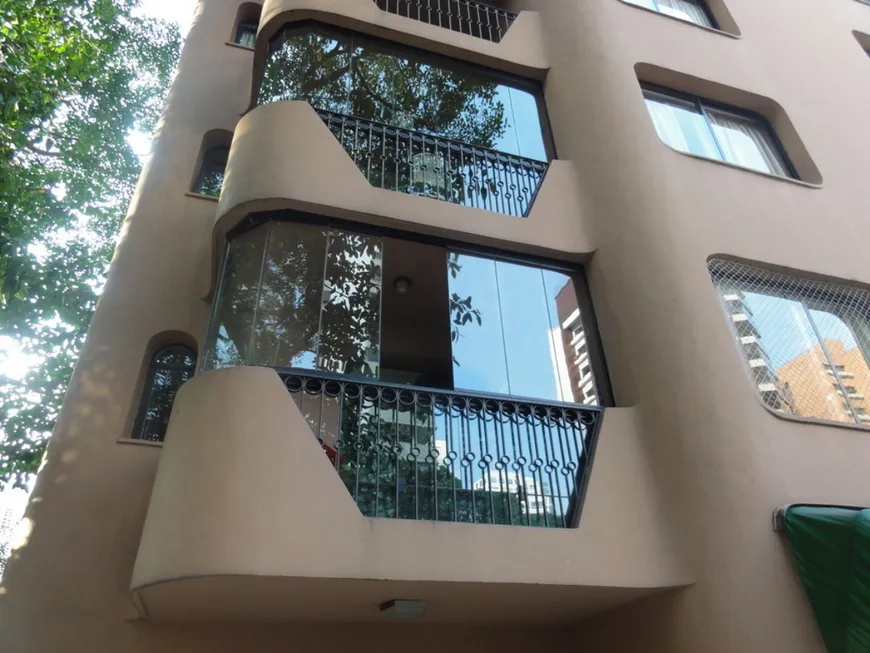 Foto 1 de Apartamento com 4 Quartos para venda ou aluguel, 200m² em Moema, São Paulo