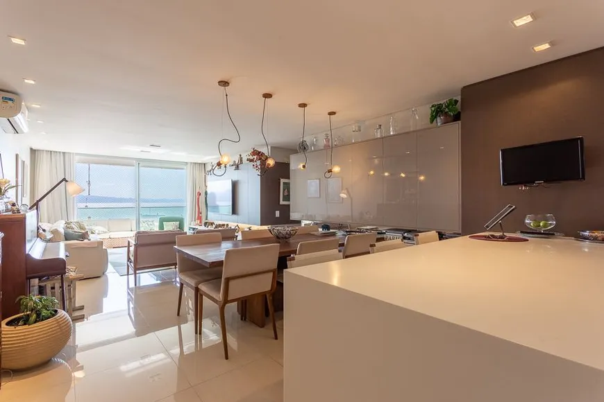Foto 1 de Apartamento com 3 Quartos à venda, 140m² em Centro, Florianópolis