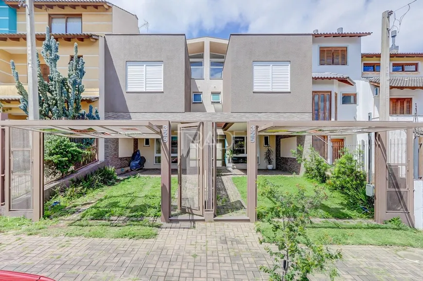 Foto 1 de Casa com 3 Quartos à venda, 171m² em Guarujá, Porto Alegre