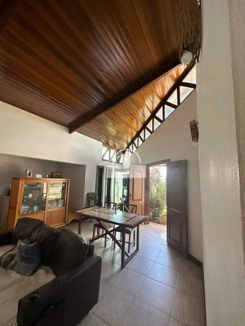 Foto 1 de Casa com 3 Quartos para alugar, 180m² em Mangabeiras, Sete Lagoas