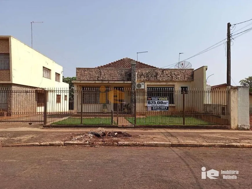 Foto 1 de Lote/Terreno à venda, 675m² em Centro, Rolândia