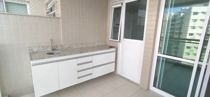 Foto 1 de Apartamento com 3 Quartos para alugar, 72m² em Jacarepaguá, Rio de Janeiro