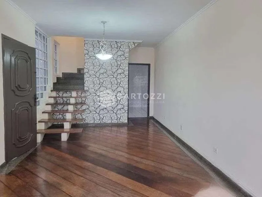 Foto 1 de Sobrado com 3 Quartos para alugar, 130m² em Nova Gerti, São Caetano do Sul