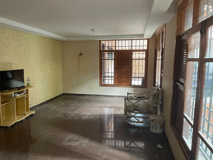 Foto 1 de Casa com 5 Quartos à venda, 400m² em Fátima, Fortaleza