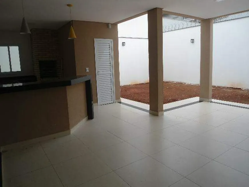 Foto 1 de Casa com 3 Quartos à venda, 250m² em Bosque dos Buritis, Uberlândia