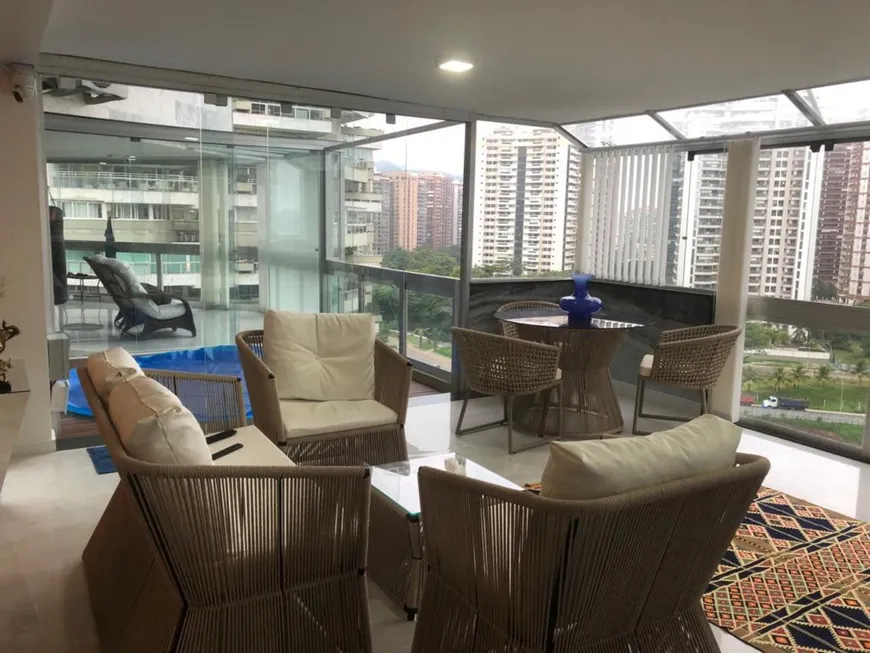Foto 1 de Apartamento com 3 Quartos à venda, 230m² em Barra da Tijuca, Rio de Janeiro