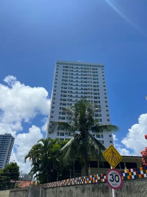 Foto 1 de Apartamento com 3 Quartos à venda, 67m² em Ilha do Retiro, Recife