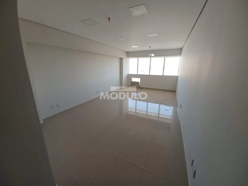 Foto 1 de Sala Comercial para alugar, 35m² em Brasil, Uberlândia