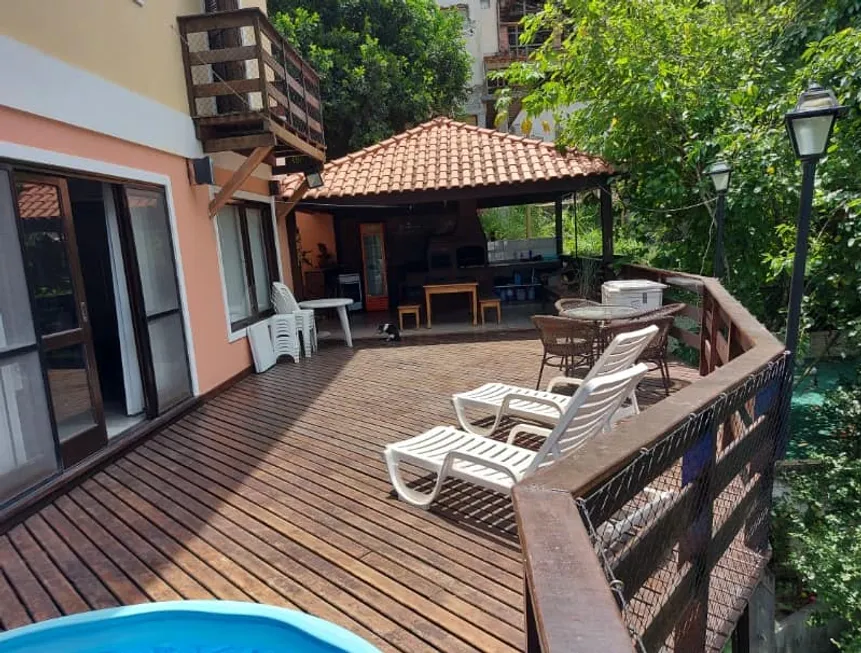 Foto 1 de Casa com 4 Quartos para alugar, 350m² em Itaipu, Niterói