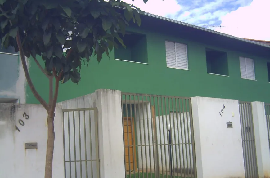 Foto 1 de Casa com 3 Quartos à venda, 90m² em Centro, Mateus Leme