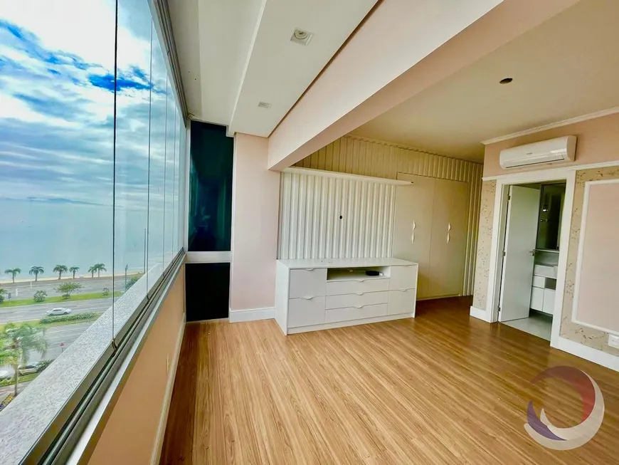 Foto 1 de Apartamento com 3 Quartos à venda, 121m² em Beira Mar, Florianópolis