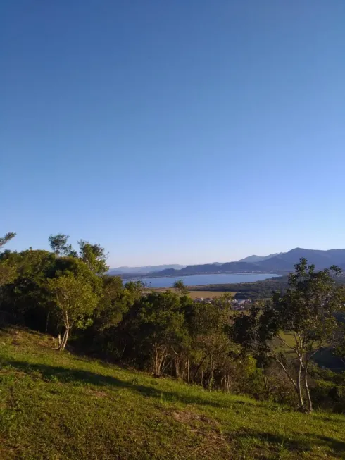 Foto 1 de Lote/Terreno à venda, 3695m² em Praia da Silveira, Garopaba