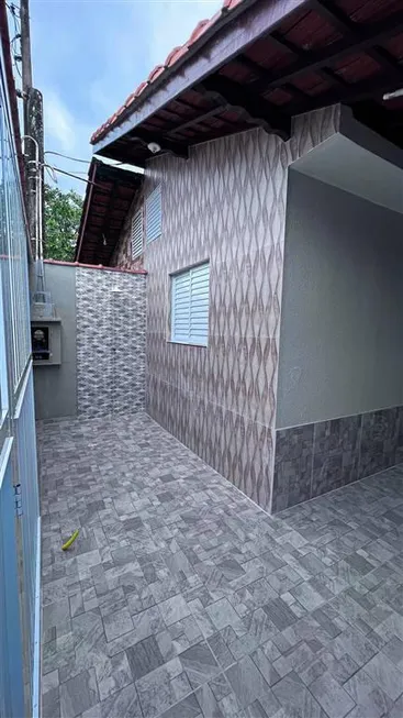 Foto 1 de Casa com 2 Quartos à venda, 65m² em Suarão, Itanhaém