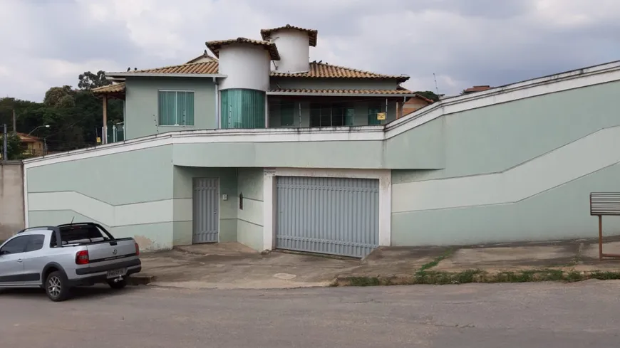 Foto 1 de Casa com 4 Quartos à venda, 320m² em Milanez, Contagem