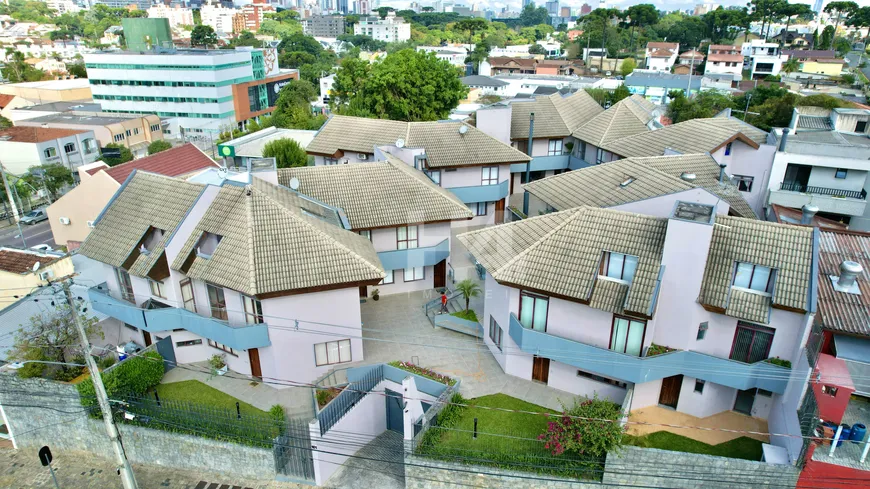Foto 1 de Casa de Condomínio com 3 Quartos à venda, 165m² em Bom Retiro, Curitiba