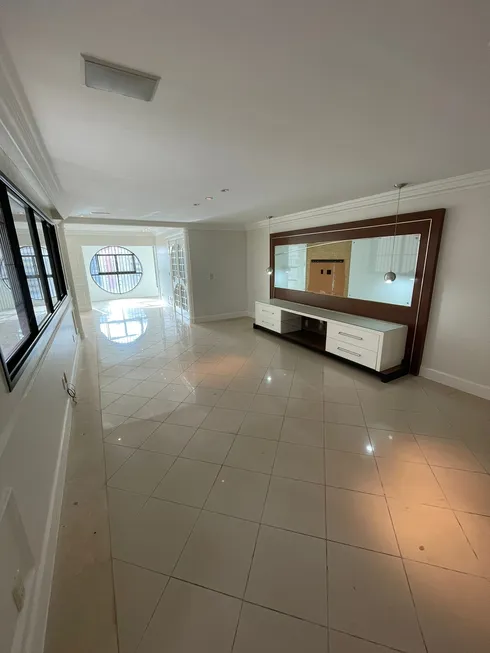 Foto 1 de Apartamento com 3 Quartos à venda, 200m² em Setor Bueno, Goiânia