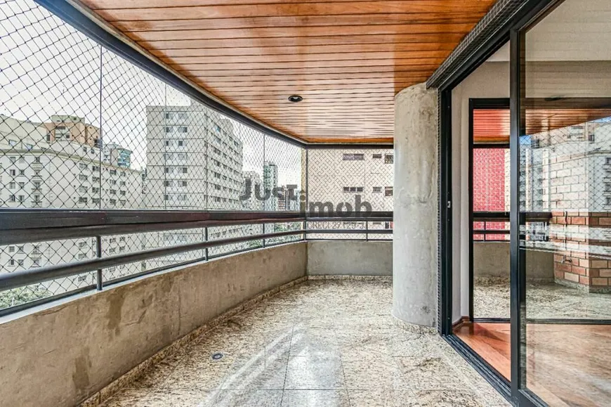 Foto 1 de Apartamento com 3 Quartos para alugar, 225m² em Vila Uberabinha, São Paulo