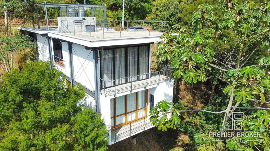 Foto 1 de Casa de Condomínio com 3 Quartos à venda, 210m² em Vargem Grande, Teresópolis