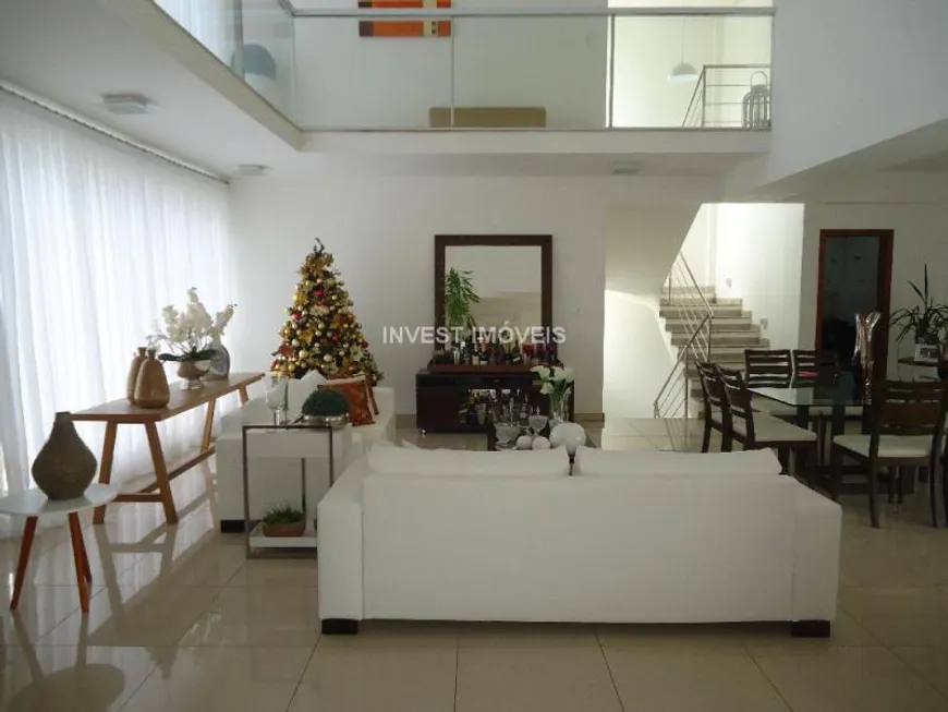 Foto 1 de Casa com 6 Quartos à venda, 924m² em Aeroporto, Juiz de Fora