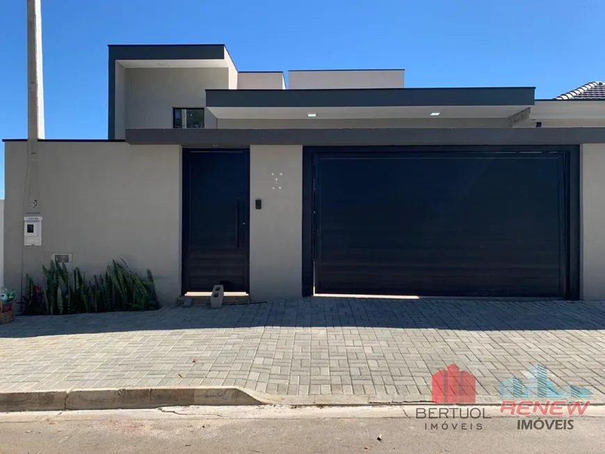 Foto 1 de Casa com 3 Quartos à venda, 235m² em BAIRRO PINHEIRINHO, Vinhedo