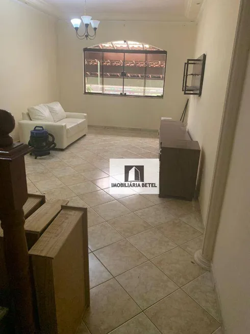 Foto 1 de Sobrado com 3 Quartos à venda, 184m² em Jardim Las Vegas, Santo André