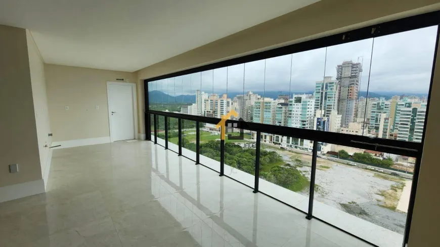 Foto 1 de Apartamento com 4 Quartos à venda, 178m² em Meia Praia, Itapema