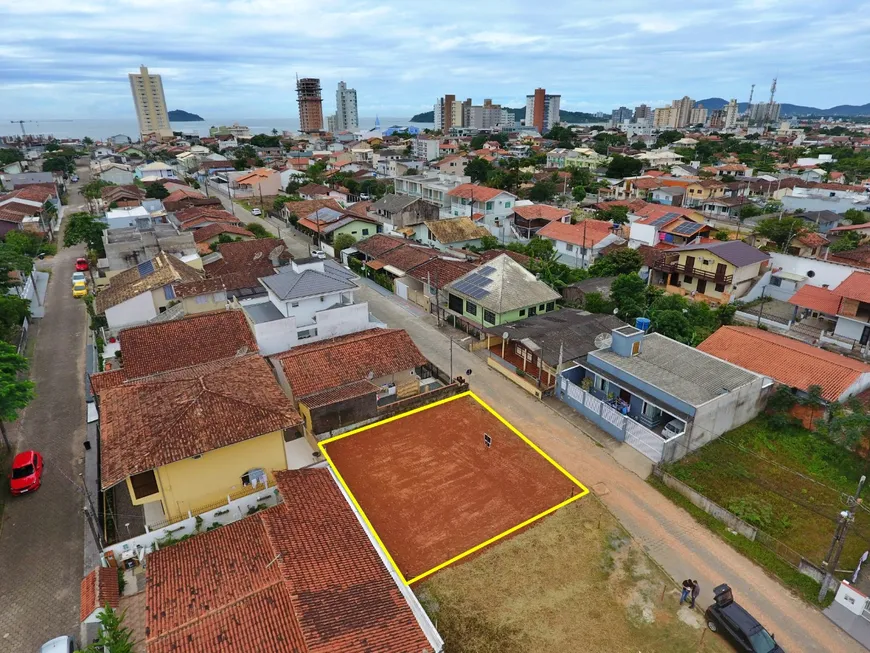 Foto 1 de Lote/Terreno à venda, 264m² em Centro, Balneário Piçarras