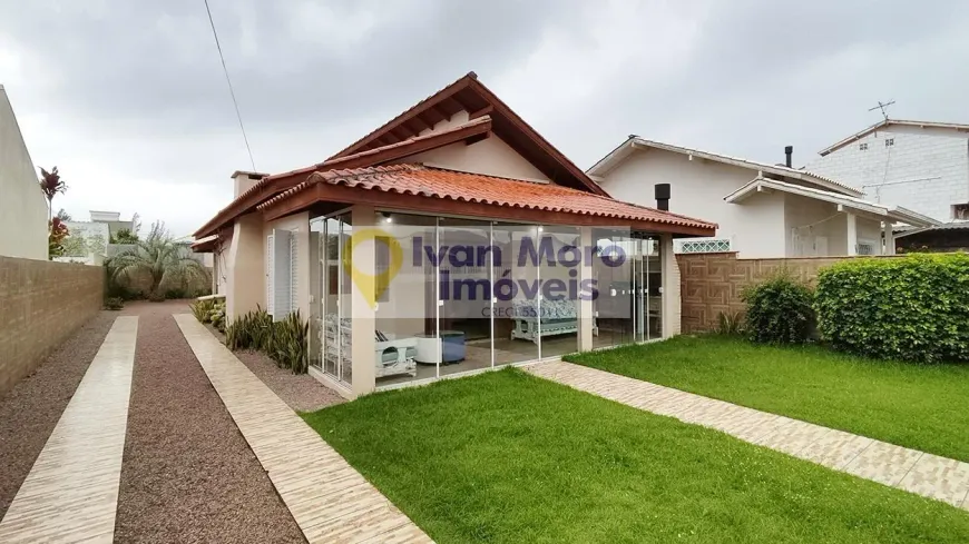 Foto 1 de Casa com 2 Quartos à venda, 120m² em Ponta do Papagaio, Palhoça