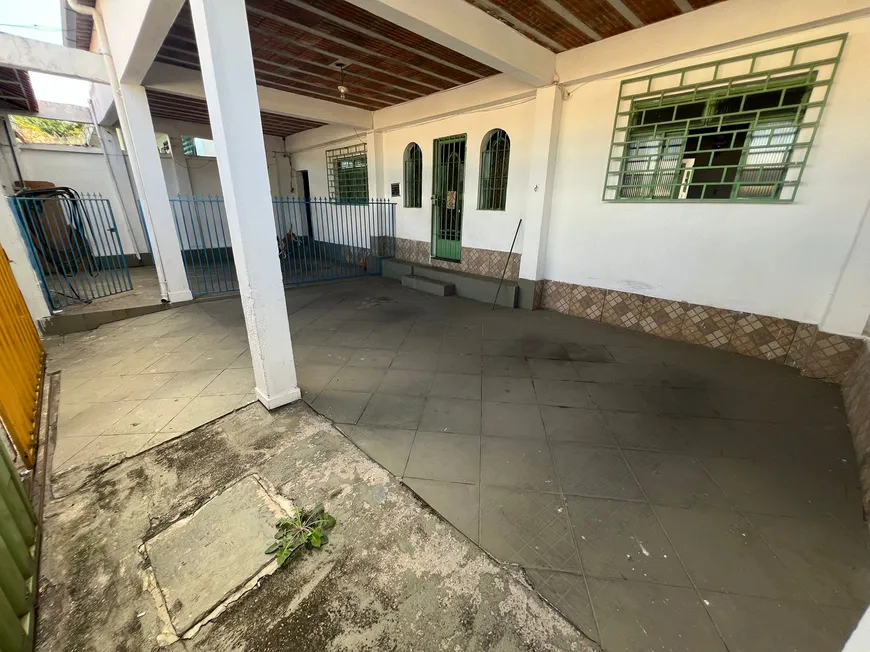 Foto 1 de Casa com 5 Quartos à venda, 360m² em Rio Branco, Belo Horizonte