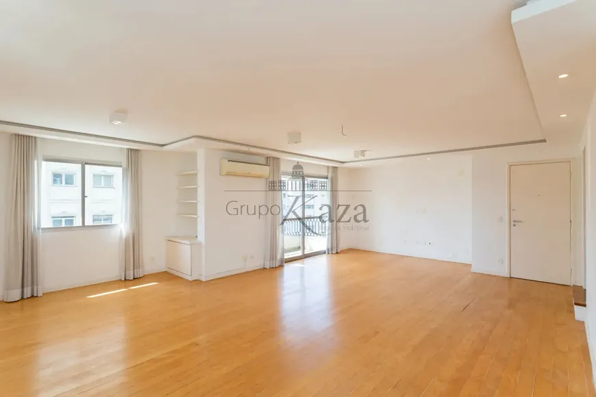 Foto 1 de Apartamento com 2 Quartos à venda, 191m² em Jardim Europa, São Paulo