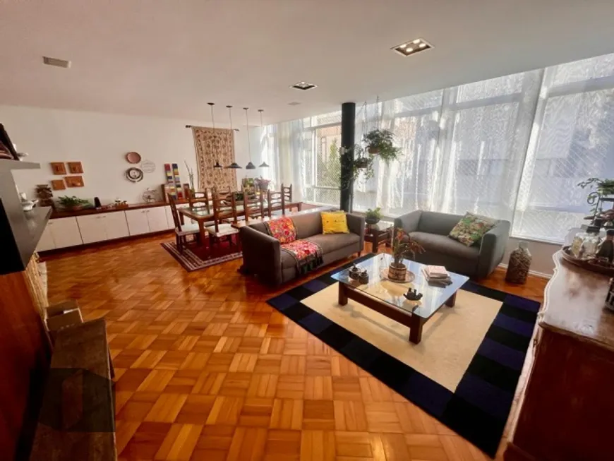 Foto 1 de Apartamento com 3 Quartos para alugar, 190m² em Leblon, Rio de Janeiro
