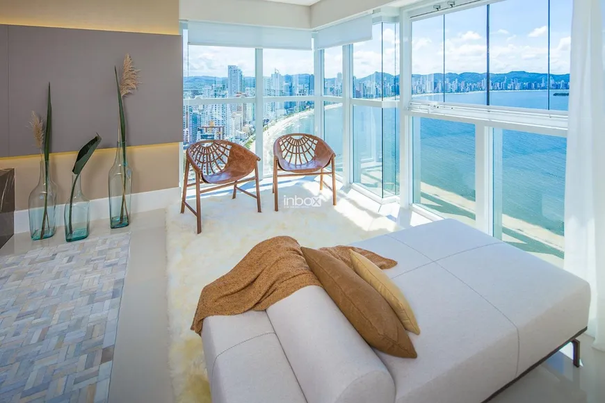 Foto 1 de Apartamento com 4 Quartos à venda, 238m² em Barra Sul, Balneário Camboriú