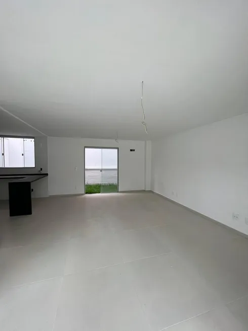 Foto 1 de Casa com 3 Quartos à venda, 185m² em Guaratiba, Rio de Janeiro