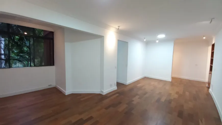 Foto 1 de Apartamento com 4 Quartos para alugar, 120m² em Jardim Marajoara, São Paulo