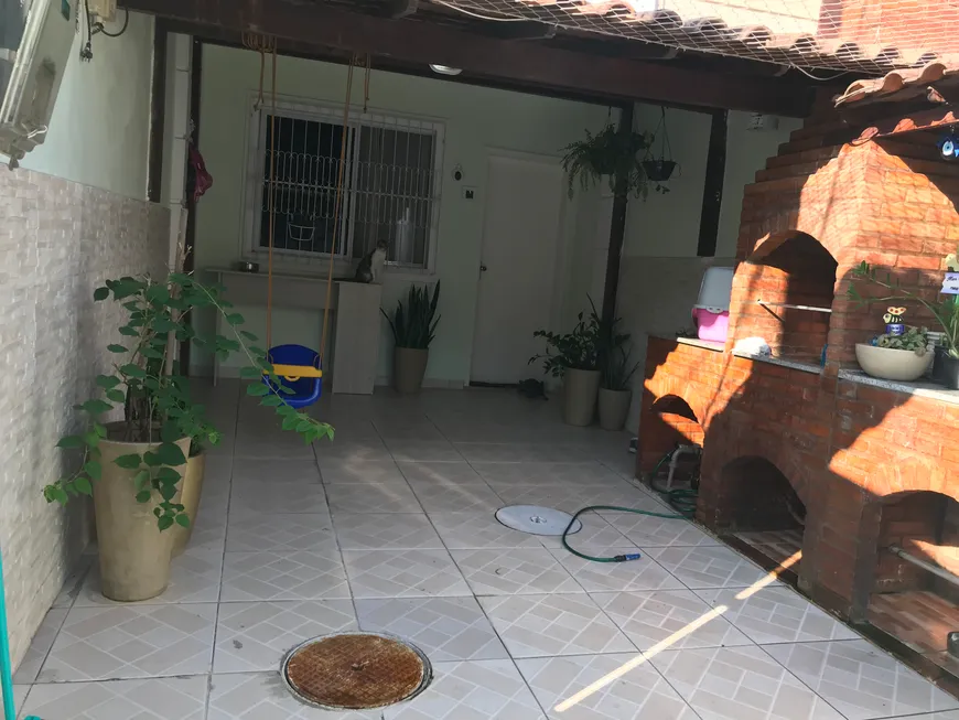 Foto 1 de Casa com 2 Quartos à venda, 75m² em Califórnia, Nova Iguaçu