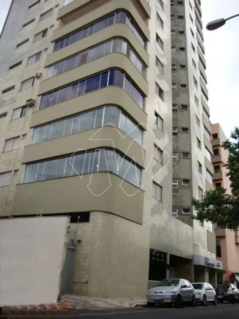 Foto 1 de Apartamento com 4 Quartos à venda, 202m² em Centro, Araraquara