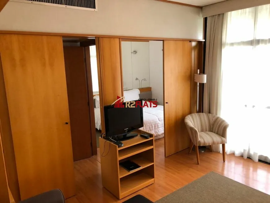 Foto 1 de Apartamento com 1 Quarto para alugar, 42m² em Jardim Europa, São Paulo