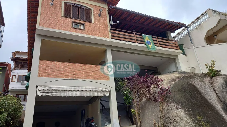 Foto 1 de Casa com 5 Quartos à venda, 250m² em Itaipu, Niterói