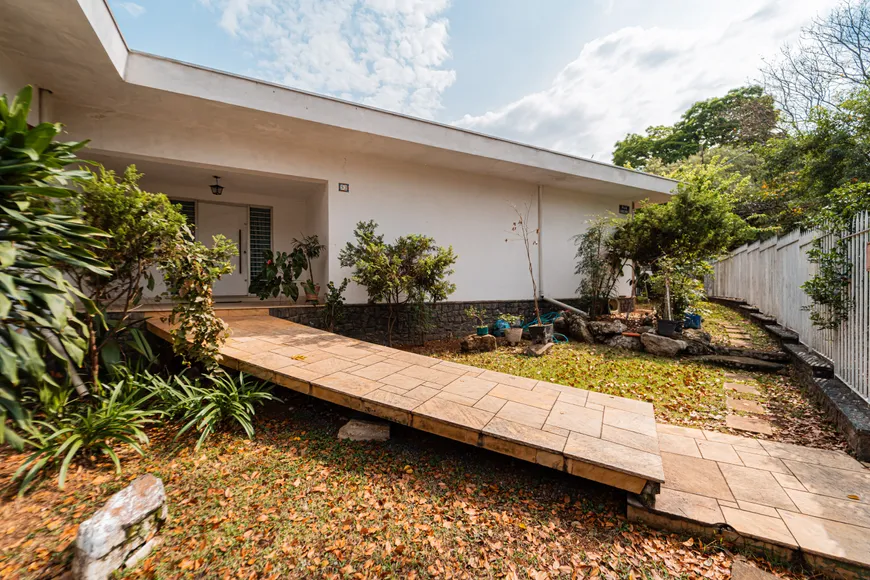 Foto 1 de Casa de Condomínio com 5 Quartos à venda, 400m² em Jardim Campo Grande, São Paulo