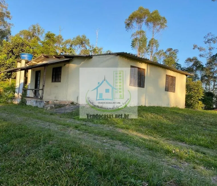 Foto 1 de Fazenda/Sítio com 3 Quartos à venda, 250m² em Fazenda Vitoria, São Lourenço da Serra