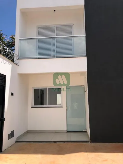 Foto 1 de Casa com 2 Quartos à venda, 79m² em Vida Nova, Uberlândia