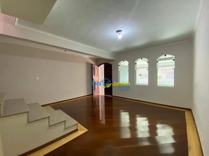 Foto 1 de Sobrado com 3 Quartos à venda, 183m² em Jardim Itapoan, Santo André