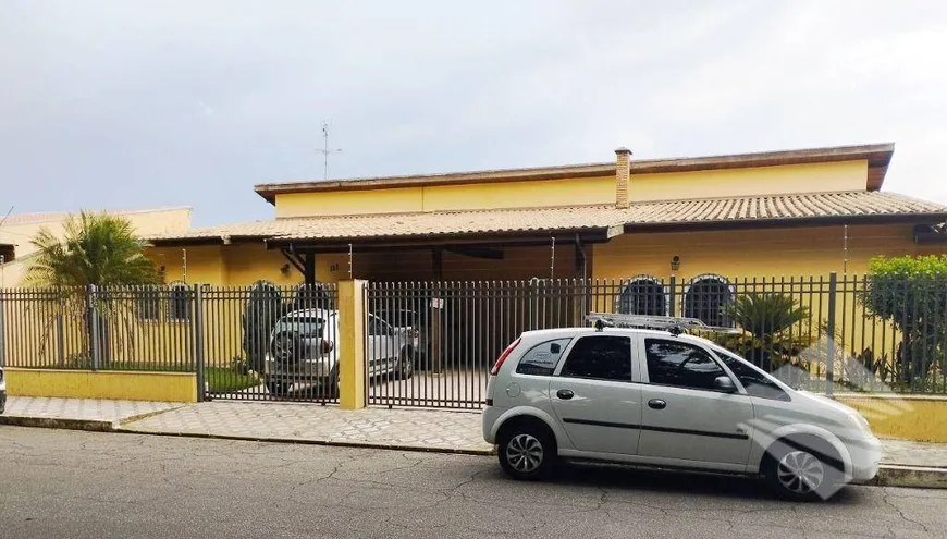 Foto 1 de Casa com 4 Quartos à venda, 587m² em Chácara do Visconde, Taubaté