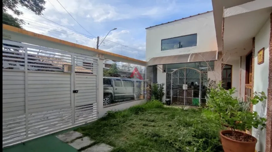 Foto 1 de Casa com 3 Quartos à venda, 200m² em Jardim Siesta, Jacareí