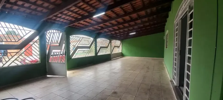 Foto 1 de Casa com 3 Quartos à venda, 210m² em Solange Park II, Goiânia